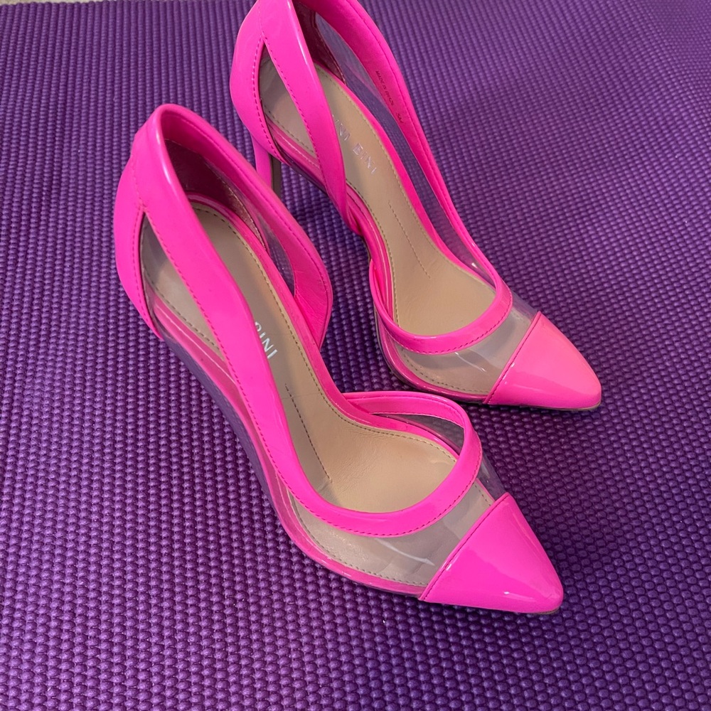 Gianni Bini hot pink heels